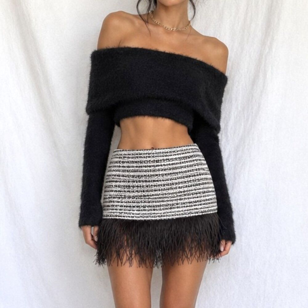 Vintage Y2K 90s Gray Black Feather Striped High Waisted A-Line Mini Skirt Size S